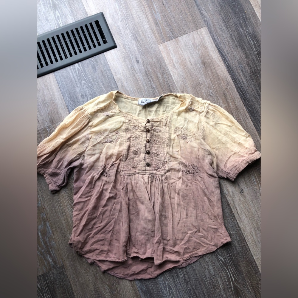 Boho Whimsical Gradient Beige and Purple Blouse Women’s Size Medium